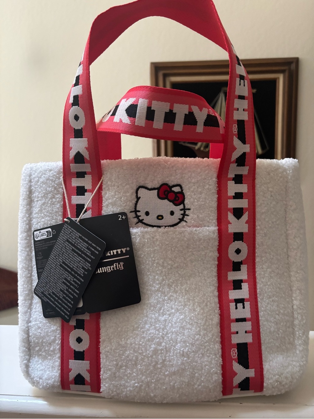 Loungefly Sanrio Hello Kitty
Sherpa Tote W/ Shoulder Strap